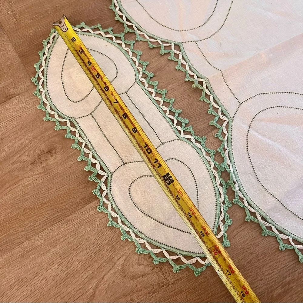 6 PCs Vtg Green Crochet‎ Edged Linen Heart Doilies Table Runners Dresser Scarfs